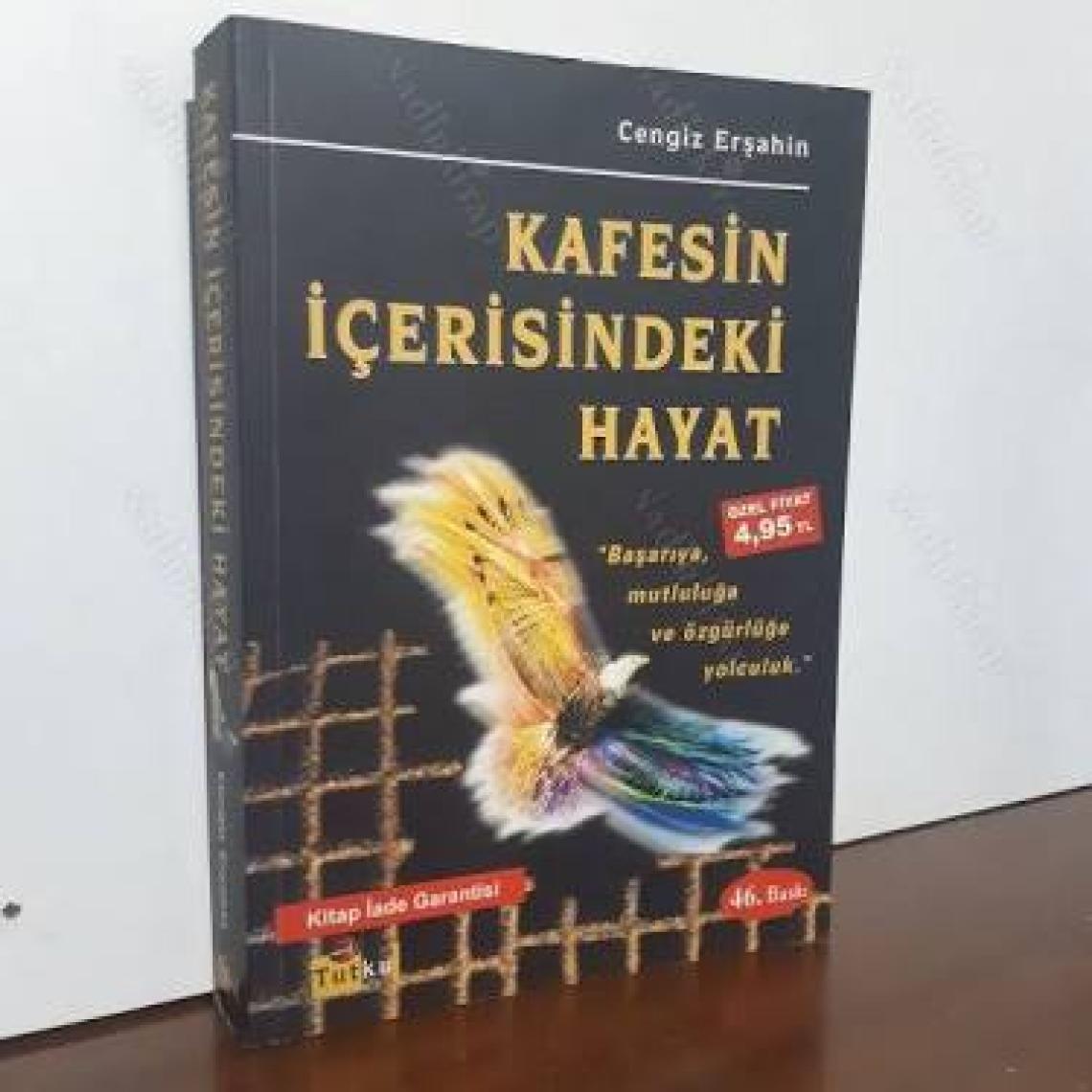 Kafesin Içerisindeki Hayat