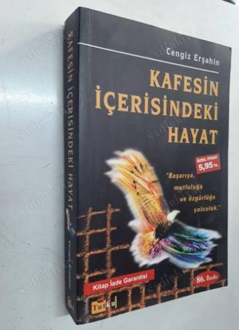 Kafesin Içerisindeki Hayat