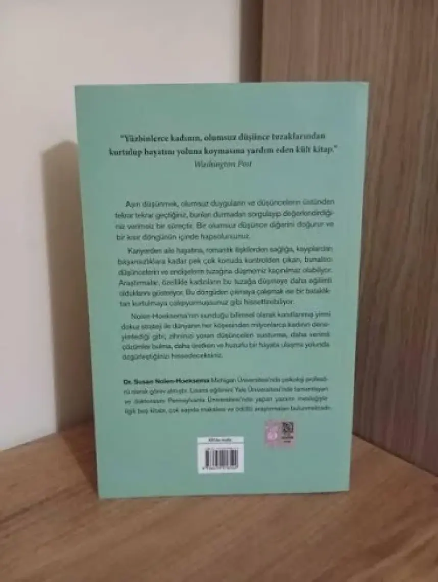 Aşırı Düşünen Kadınlar