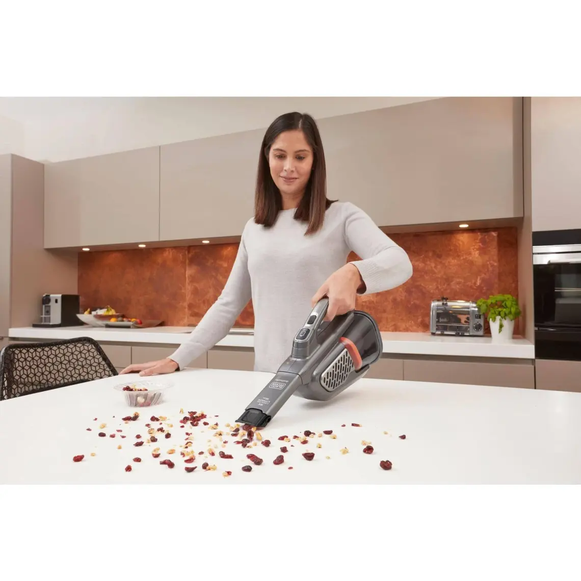 Black & Decker BHHV520JF-QW 18V Şarjlı Jack Girişli El Süpürgesi