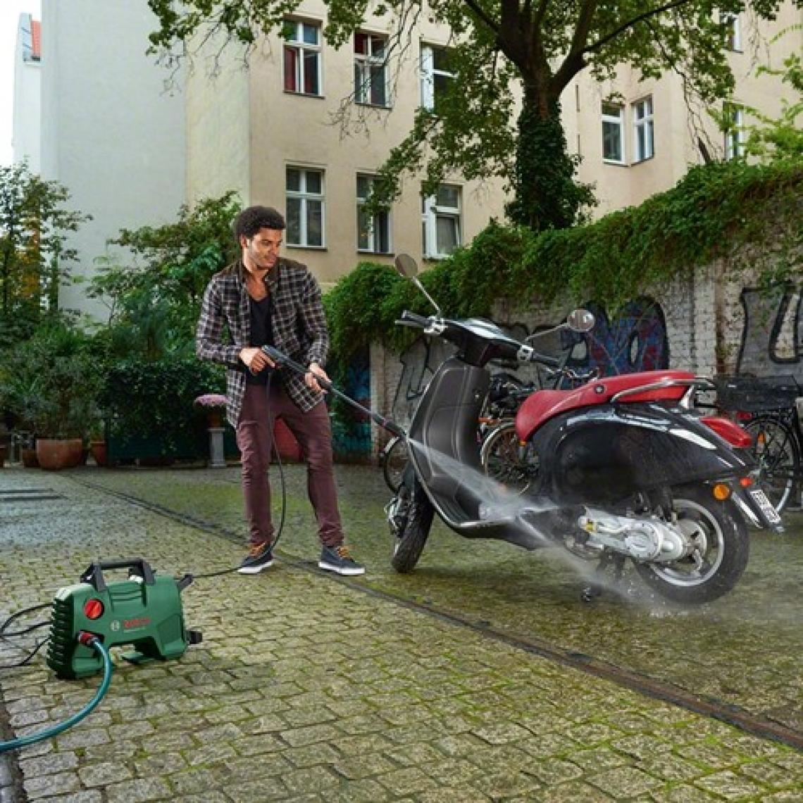 Bosch EasyAquatak 120 Basınçlı Yıkama Makinesi