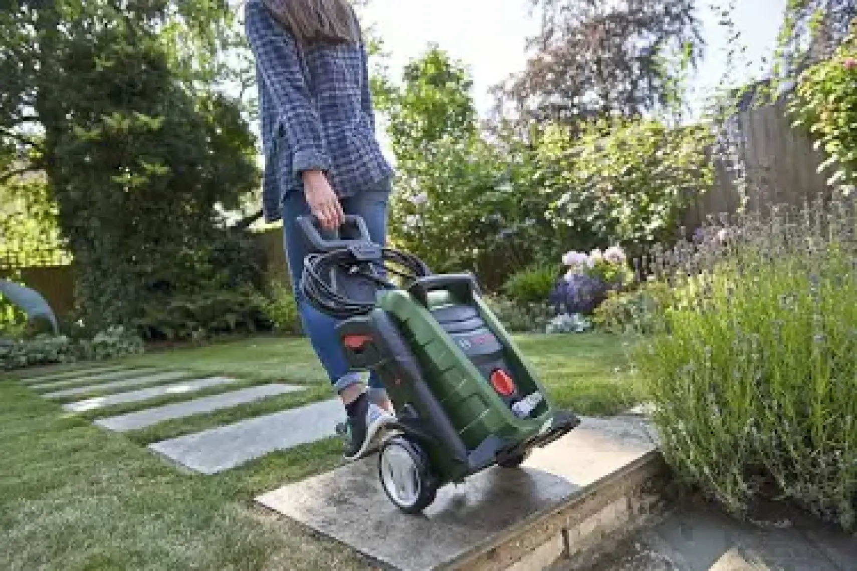 Bosch Universal Aquatak 125 Basınçlı Yıkama