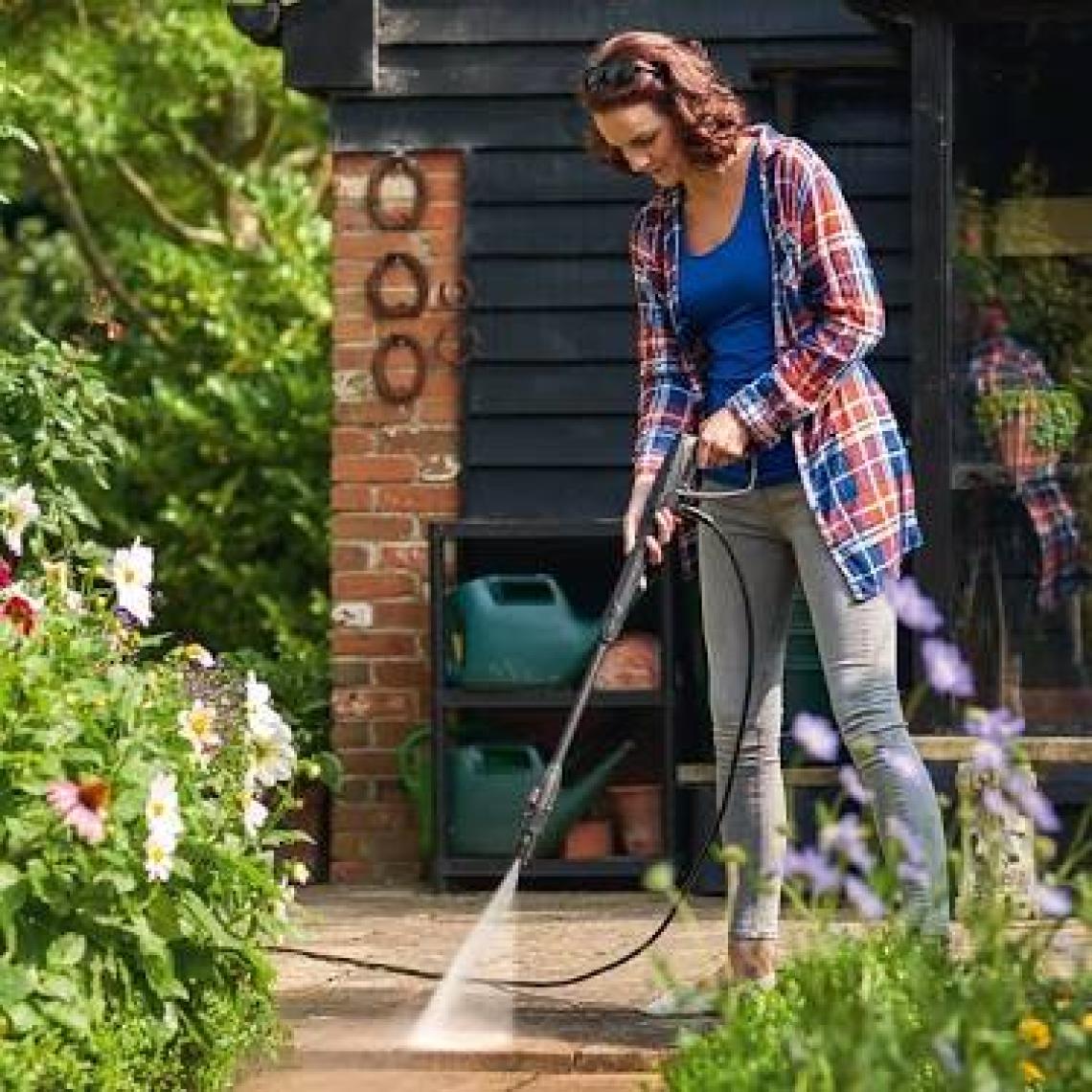 Bosch Universal Aquatak 135 Basınçlı Yıkama Makinesi
