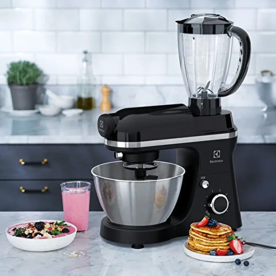 Electrolux EKM3700 800W Mutfak Şefi