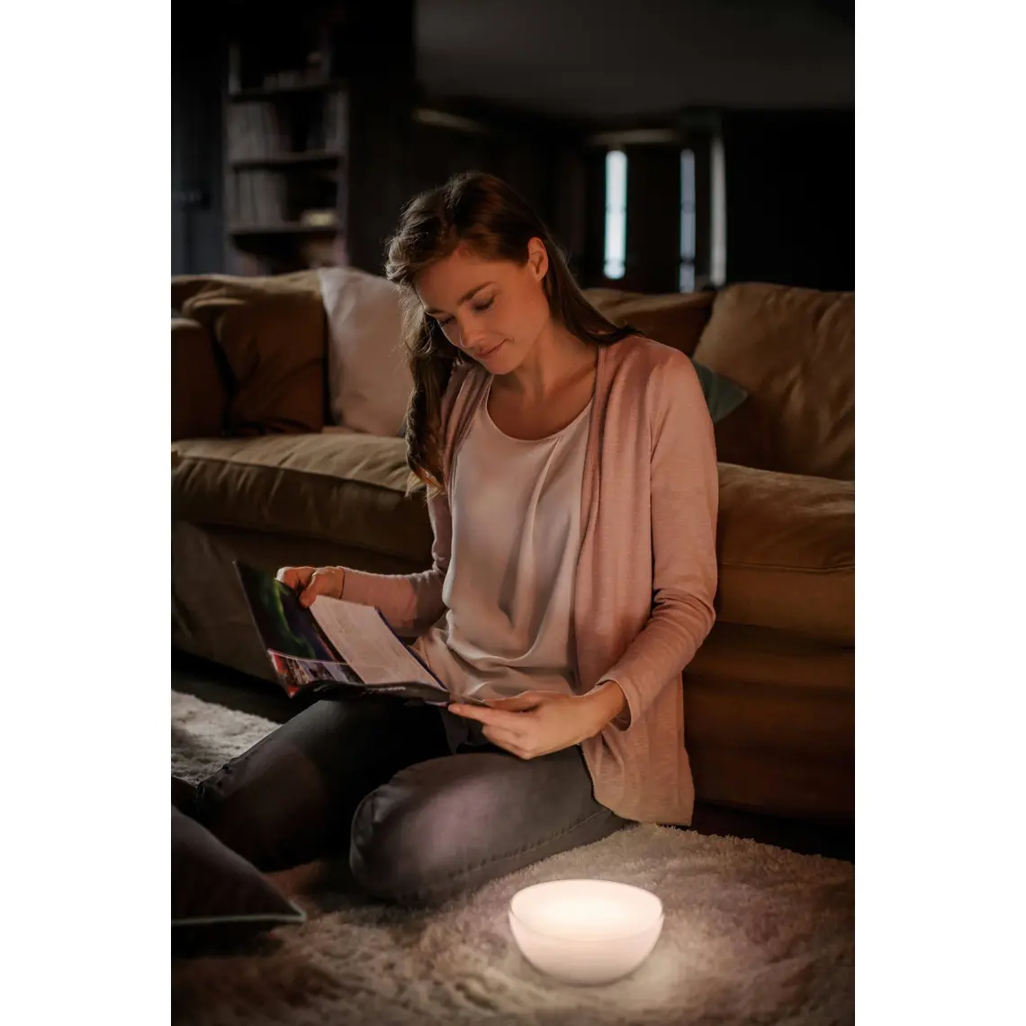 Philips Hue Go Şarjlı Taşınabilir RGB Akıllı Lamba v2