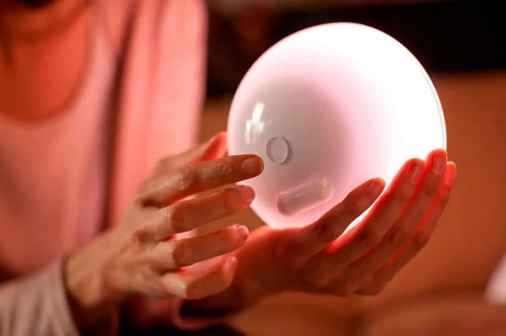 Philips Hue Go Şarjlı Taşınabilir RGB Akıllı Lamba v2