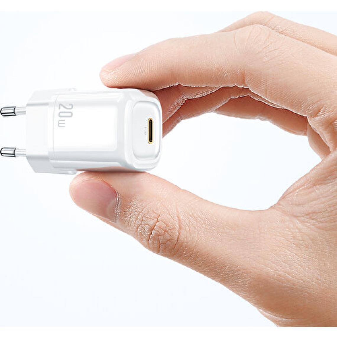 Mcdodo Ch-8290 20W Mini Pd Type-C Girişli Şarj Adaptörü-Beyaz