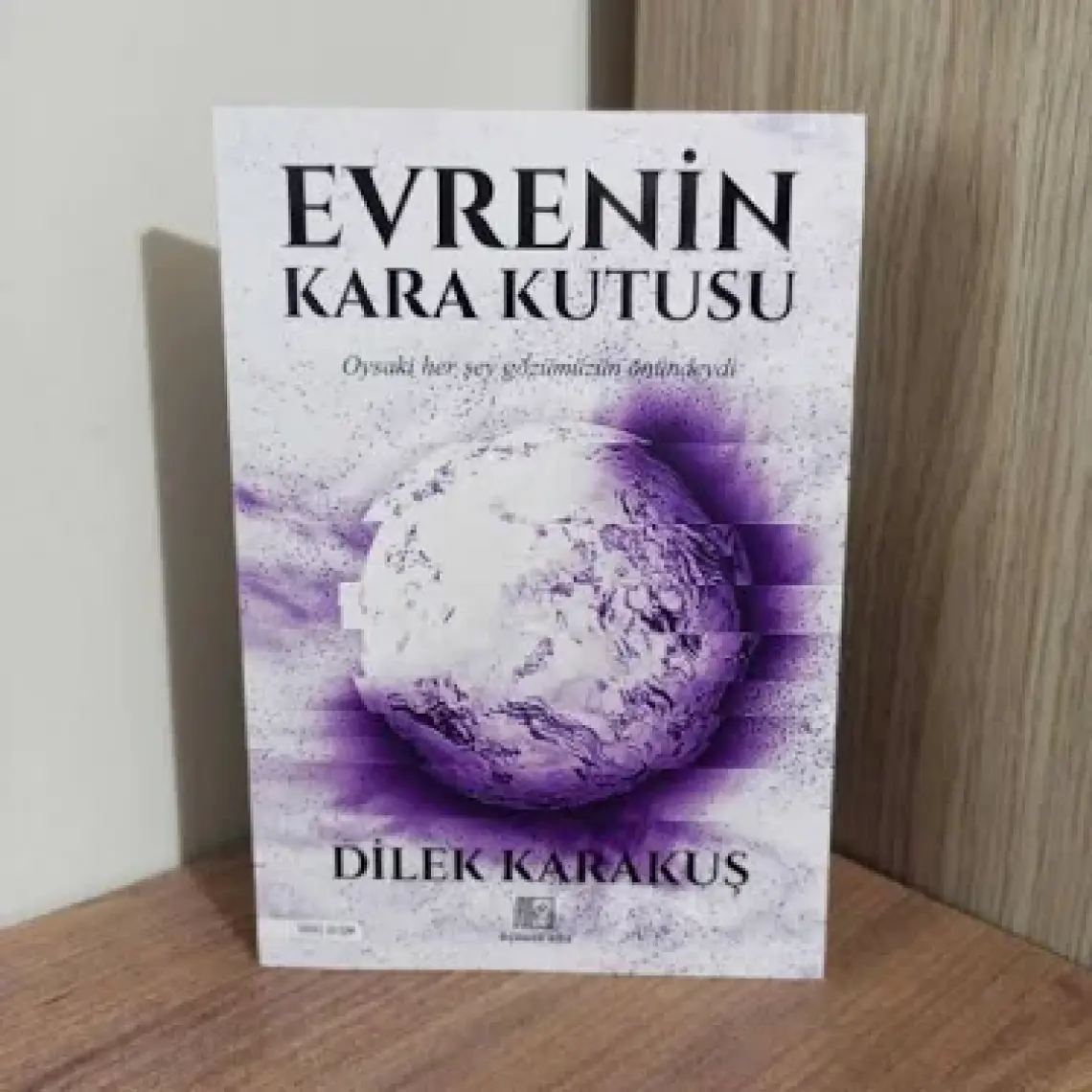 Evrenin Kara Kutusu - Dilek Karakuş