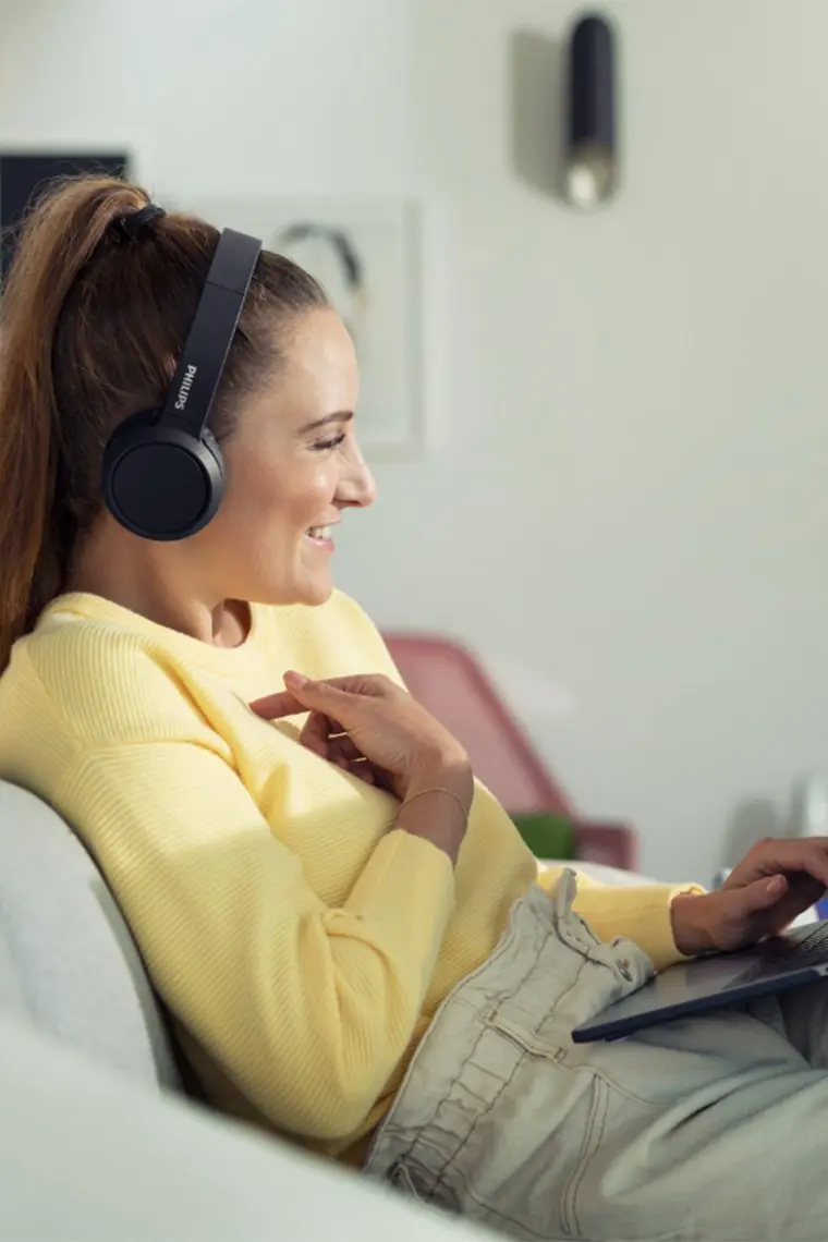 Philips TAH4205 Kulak Üstü Bluetooth Kulaklık 29 Saat Dinleme Süreli Bas Artırma Düğmeli - Siyah