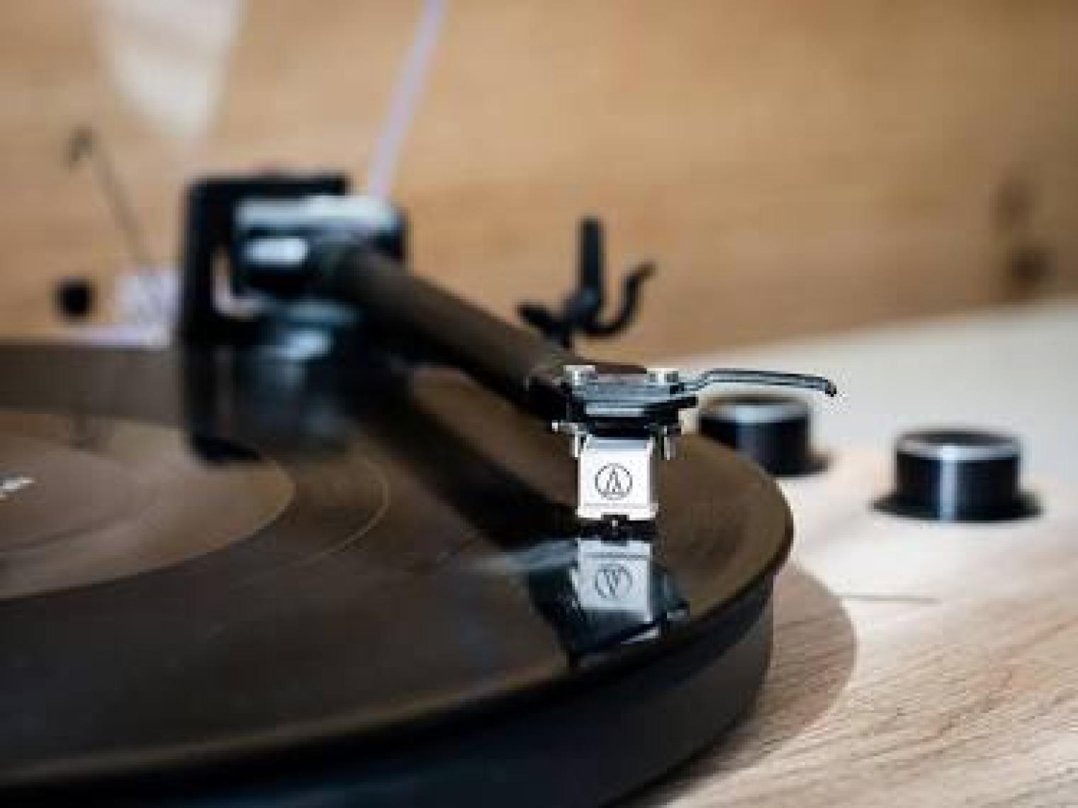 Lenco LBT-188 Pı Retro Ahşap Bluetoothlu Pikap Plak Çalar