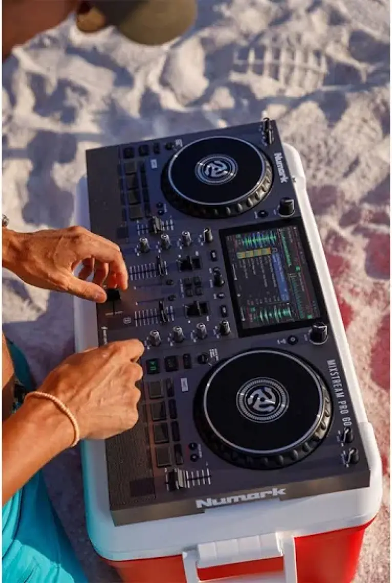 Numark Mixstream Pro Go