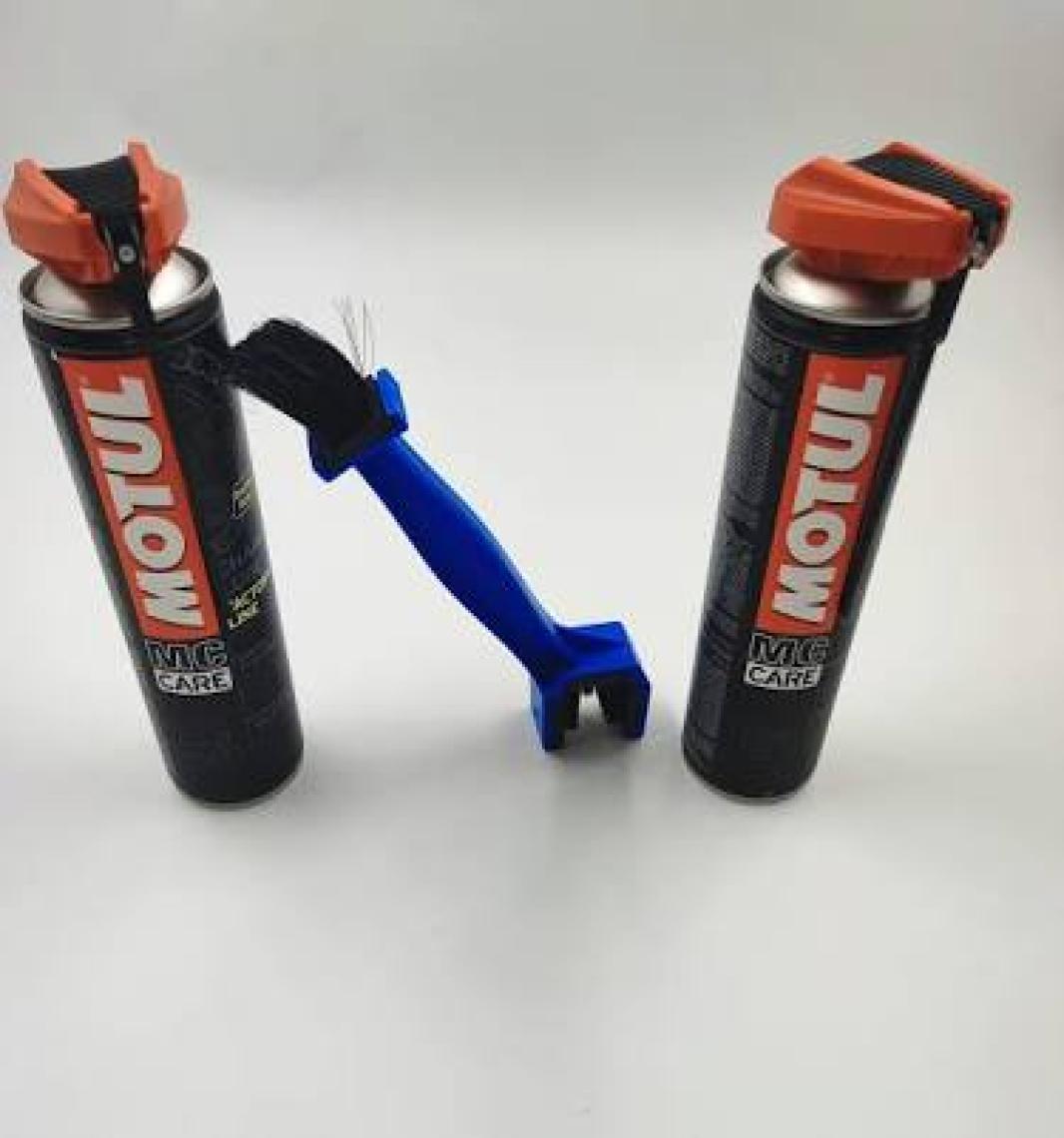Motul Motosiklet Zincir Bakım Seti - C1 Temizleme Spreyi, C4 Yağlayıcı ve Fırça ile Tüm Zincir Tiplerine Uygun, Metal ve Plastik Parçalar için Yaz-Kış Kullanımı