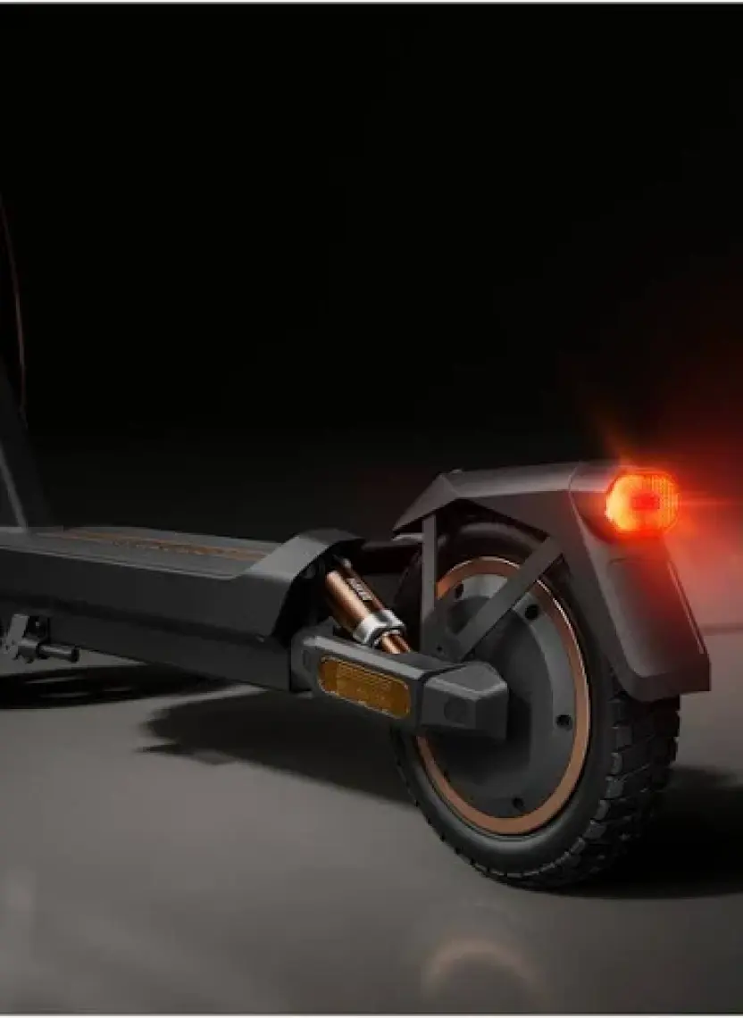 Navee Gt3 Elektrikli Scooter - 700W Güç - 50 Km Menzil - %18 Eğim Perf. - 25 Km Hız-Tcs - Çift Süspansiyon