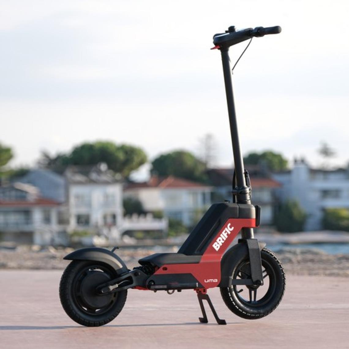 BRIFIC Uma Crimson 2200 Watt Elektrikli Scooter