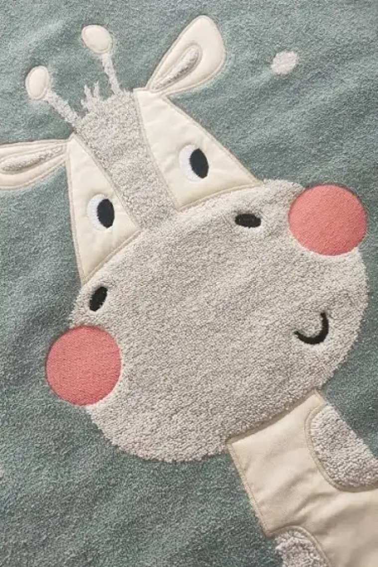 Casadora Baby Zürafa Desenli Velur Havlu - 70 x 140 cm