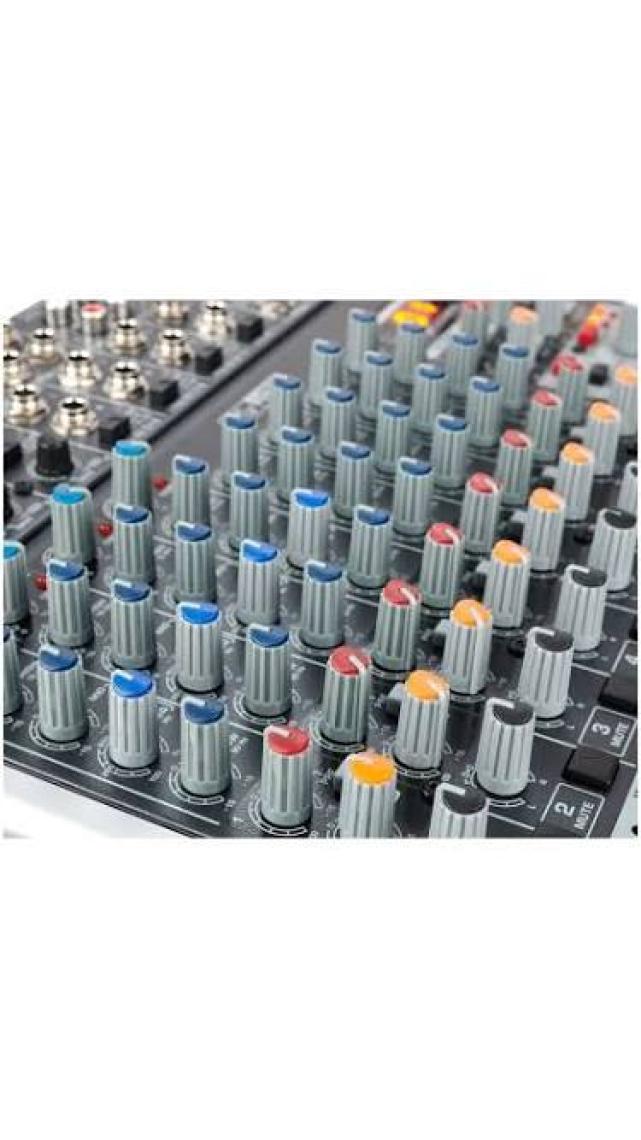 BEHRINGER X1622USB 16-Kanal 2/2-Bus Analog Mixer