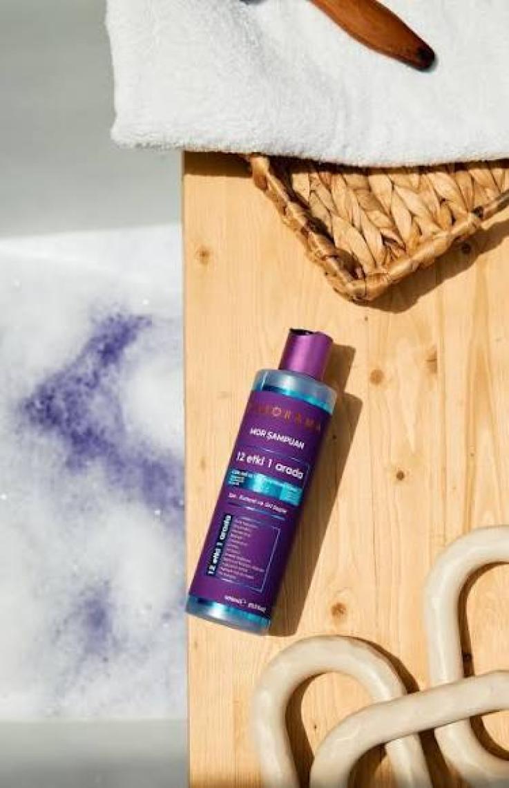 Panorama Professional 400 ml Mor Şampuan Sarı, Kumral ve Gri Saçlar için / Turunculaşma Karşıtı Bakım / Zengin Menekşe Pigmentleri ile Formüle edilmiş / 8 Özel Yağ