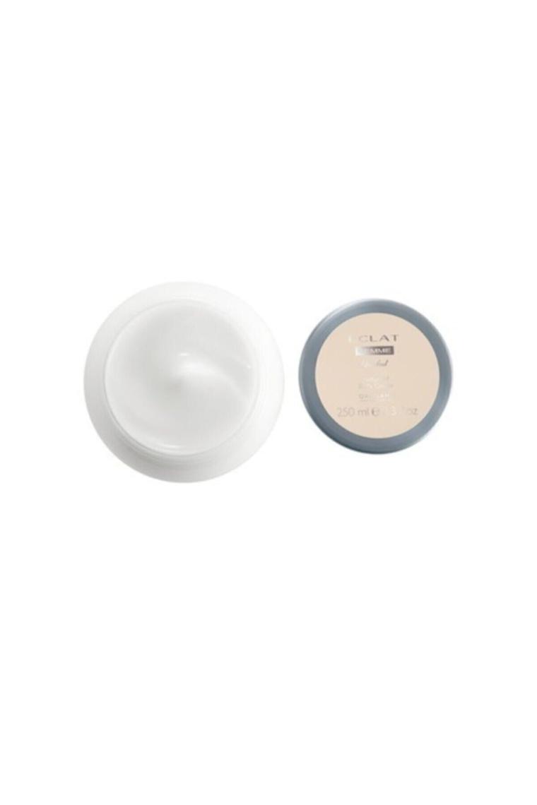Oriflame Eclat Femme Weekend Parfümlü Vücut Kremi