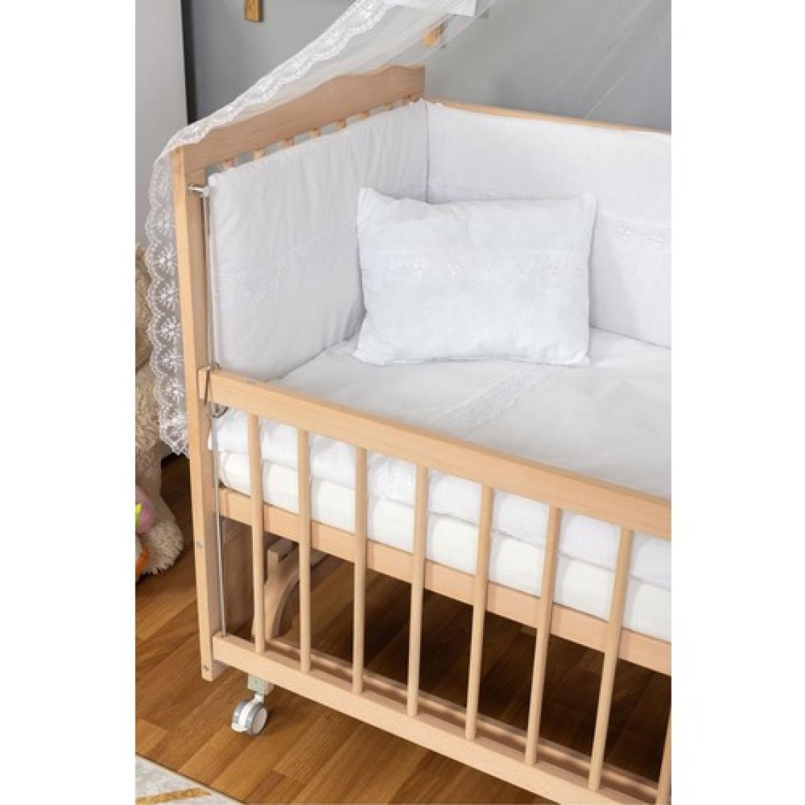Ahşap Beşik Anne Yanı Beşik Organik(Boyasız) 60X120-BEYAZ Güpür Uyku Seti + Yatak + Tekerlekli