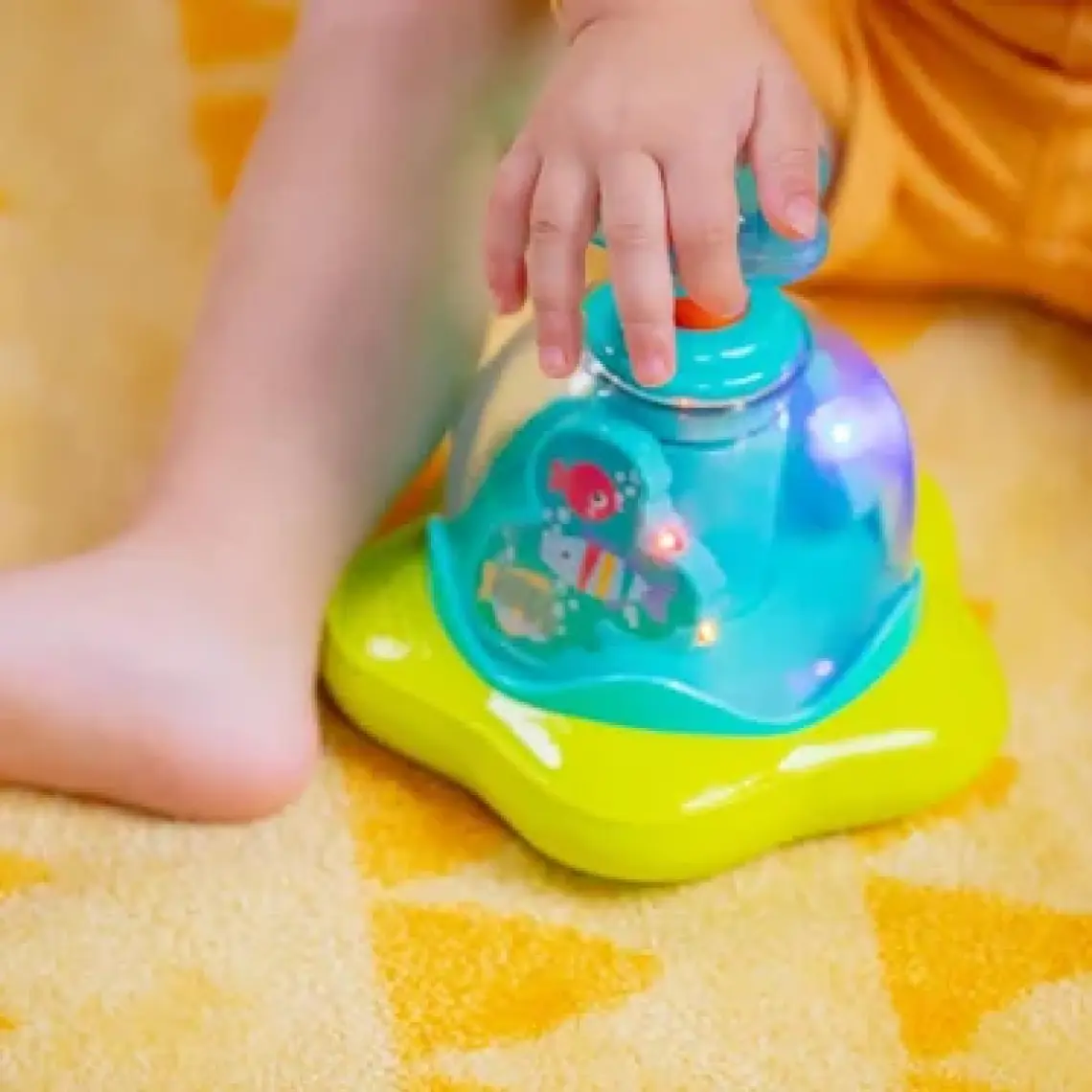 Bright Starts Pilli Bastır & Dönsün Oyuncağım
