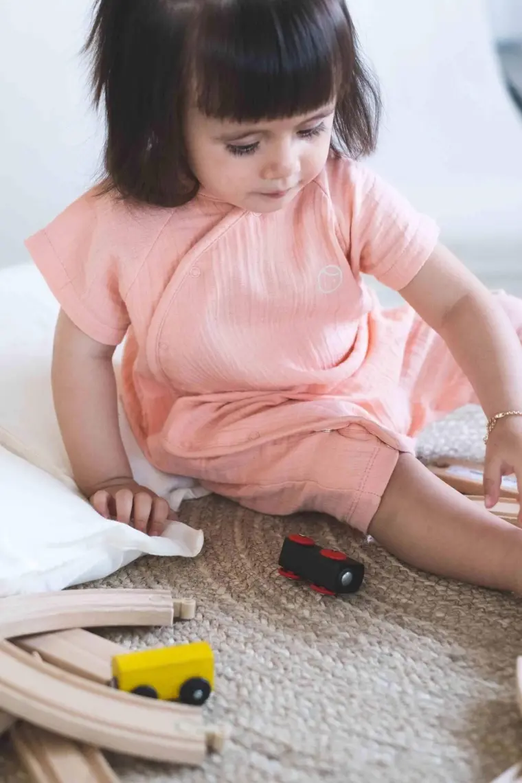 Little Gusto Kruvaze Yaka Müslin Bebek Tulum Pembe Organik Pamuk